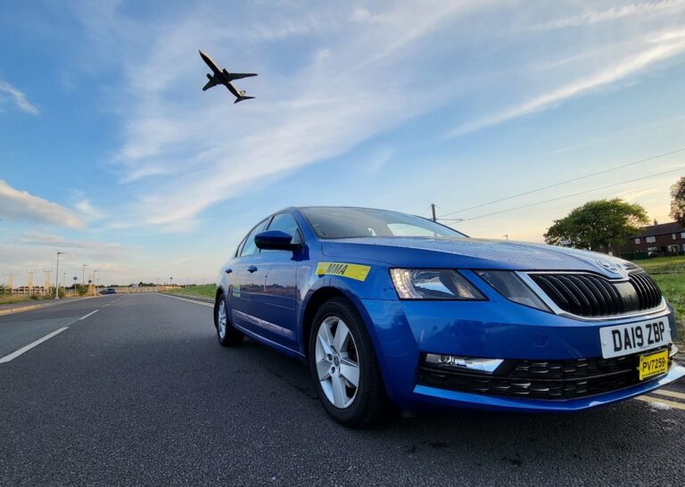 Manchester Airport Student Transfers | Taxi, Minibus & Executive Transfers