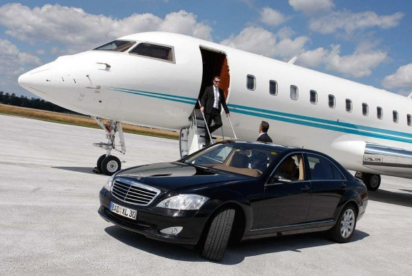 University of Edinburgh to Manchester Airport | Taxi & Minibus Transfers